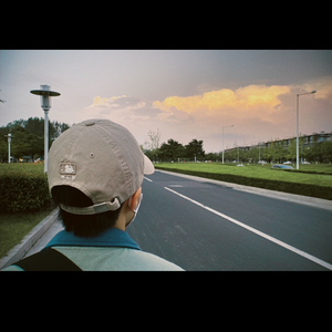 拉屎goshopping的背景故事
